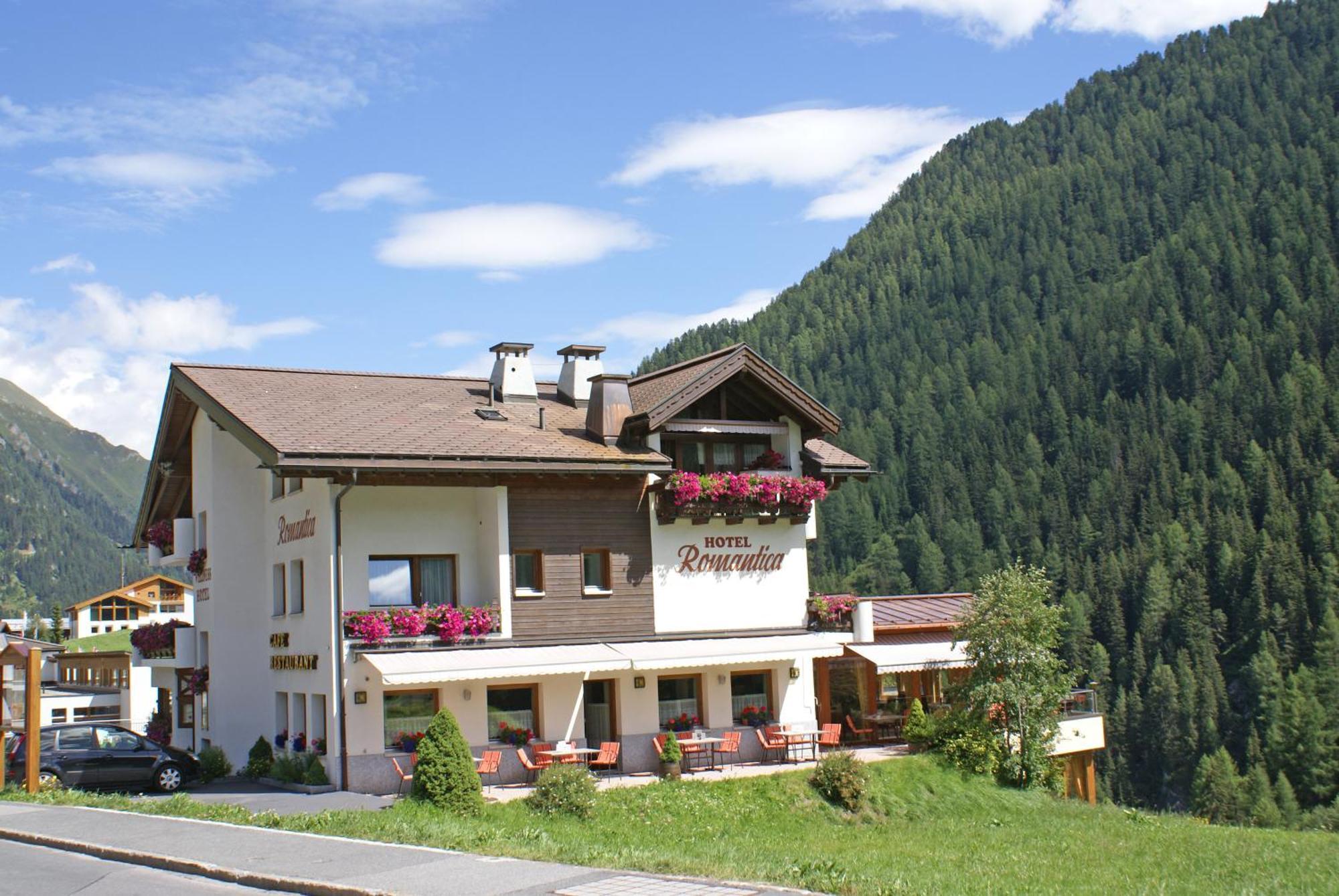 Hotel Romantica ซัมเนาน์ ภายนอก รูปภาพ